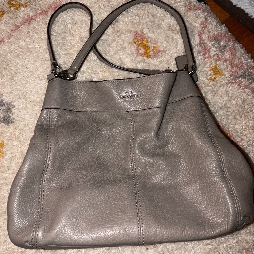Coach
Coach Lexy Large Fog (Grey) Pebble
Shoulder